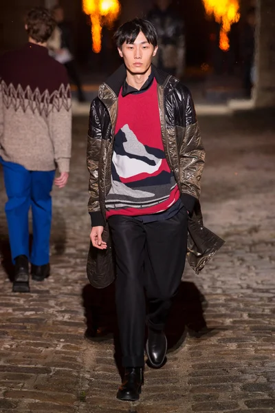 Look 26